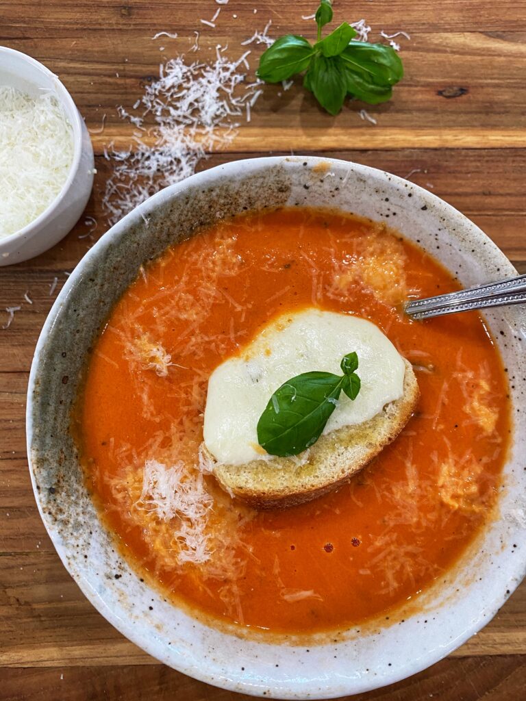 Creamy Tomato Soup with Garlic-Cheese Toast￼